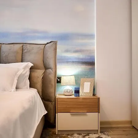 Summer Infinity Mamaia