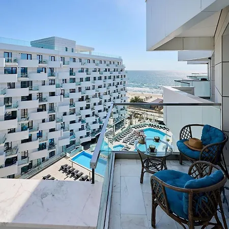 Summer Infinity Apartment Mamaia