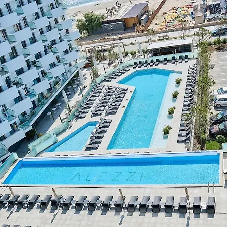 Summer Infinity Apartment