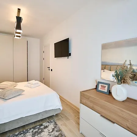 Summer Infinity Apartment